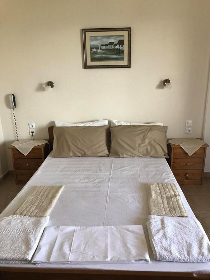 Ammos Studios And Apartments Микро Екстериор снимка