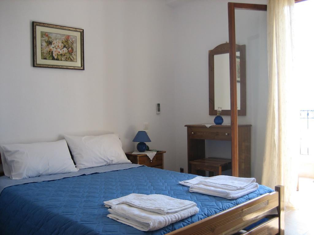 Ammos Studios And Apartments Микро Екстериор снимка